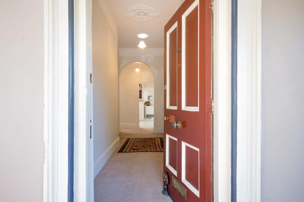 Charming On Charles Villa Launceston Exterior photo
